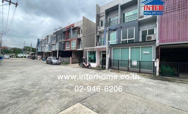 Casa adosada en venta de 4 habitaciones en Khan Na Yao, Bangkok