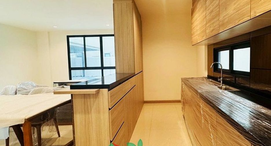 For sale 3 bedrooms house in Prawet, Bangkok