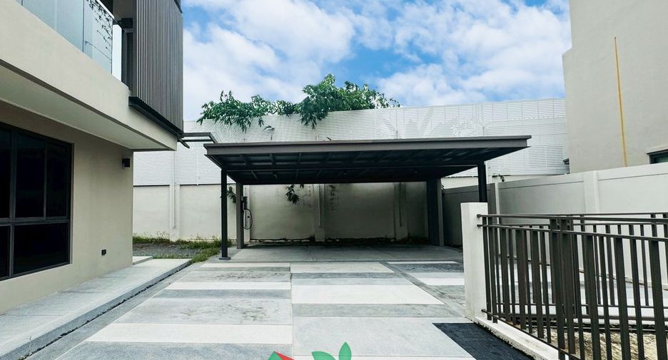 For sale 3 bedrooms house in Prawet, Bangkok