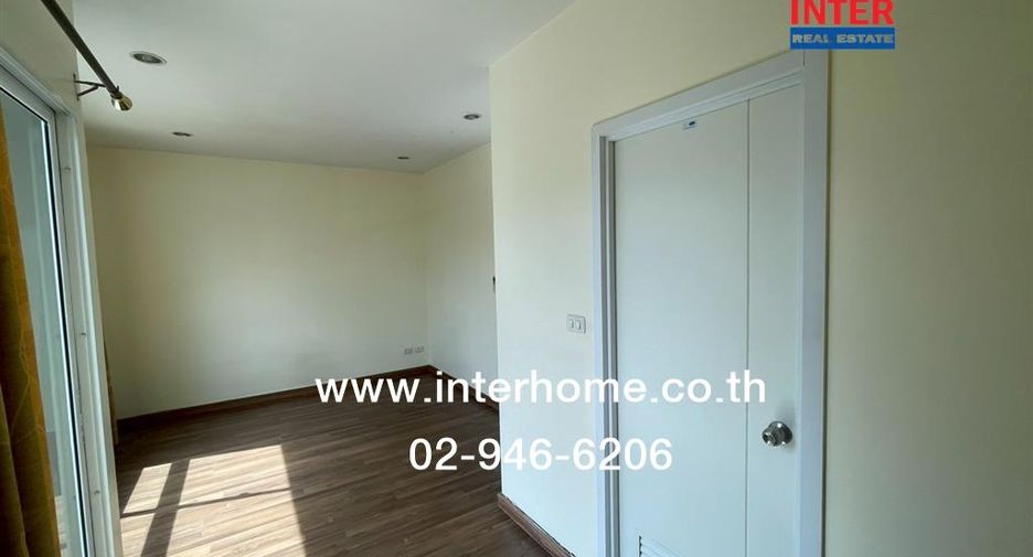 Casa adosada en venta de 3 habitaciones en Bang Kruai, Nonthaburi