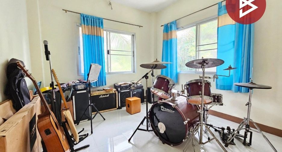 出售 3 卧室 独立屋 在 Ban Bueng, Chon Buri
