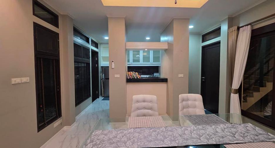 For rent 2 bedrooms villa in Mueang Phuket, Phuket
