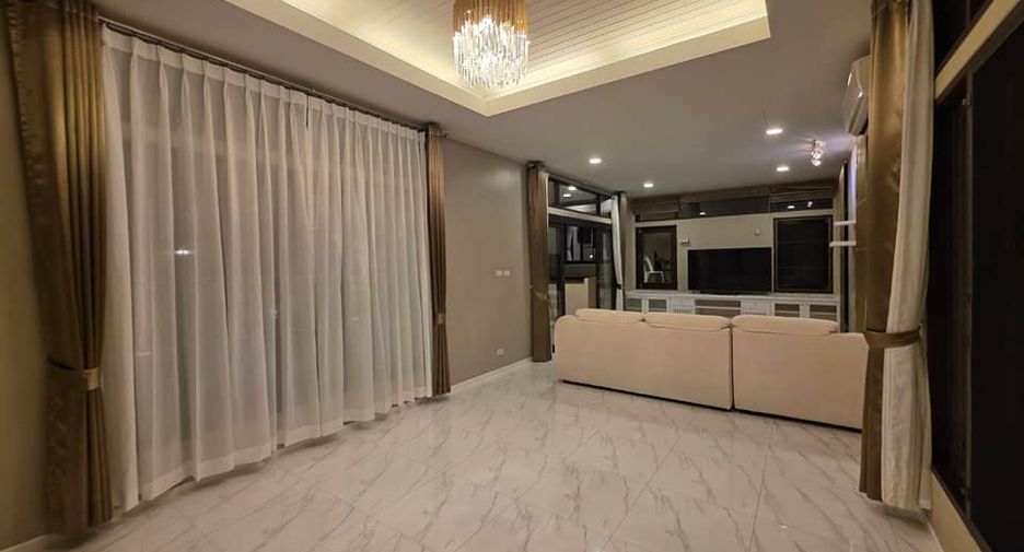 For rent 2 bedrooms villa in Mueang Phuket, Phuket