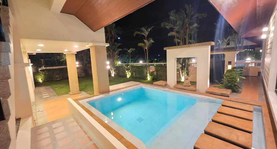 For rent 2 bedrooms villa in Mueang Phuket, Phuket