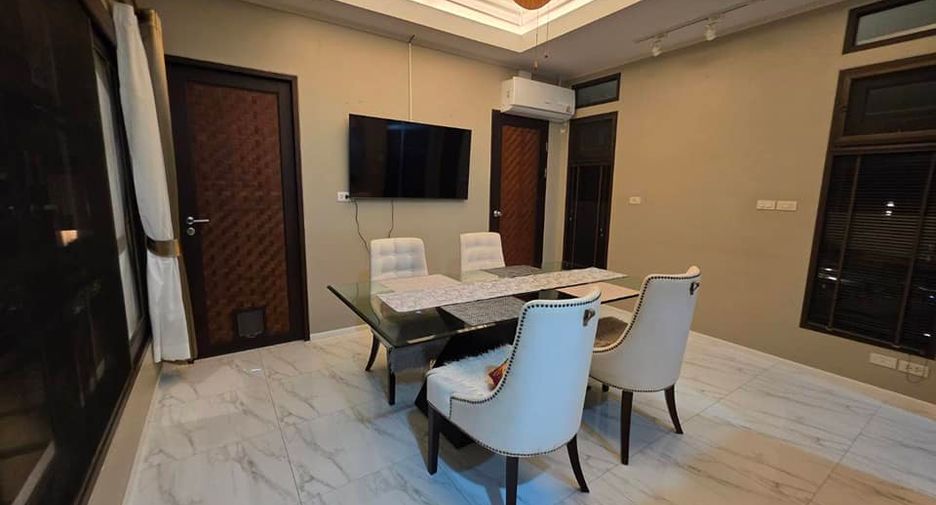 For rent 2 bedrooms villa in Mueang Phuket, Phuket