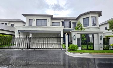 For rent 4 bedrooms house in Bang Kapi, Bangkok