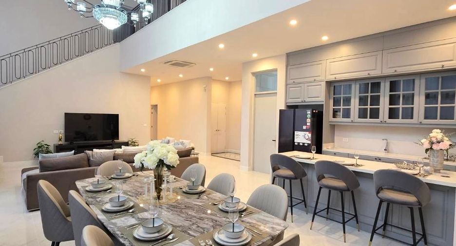 Haus zur Miete mit 4 Zimmer in Bang Kapi, Bangkok