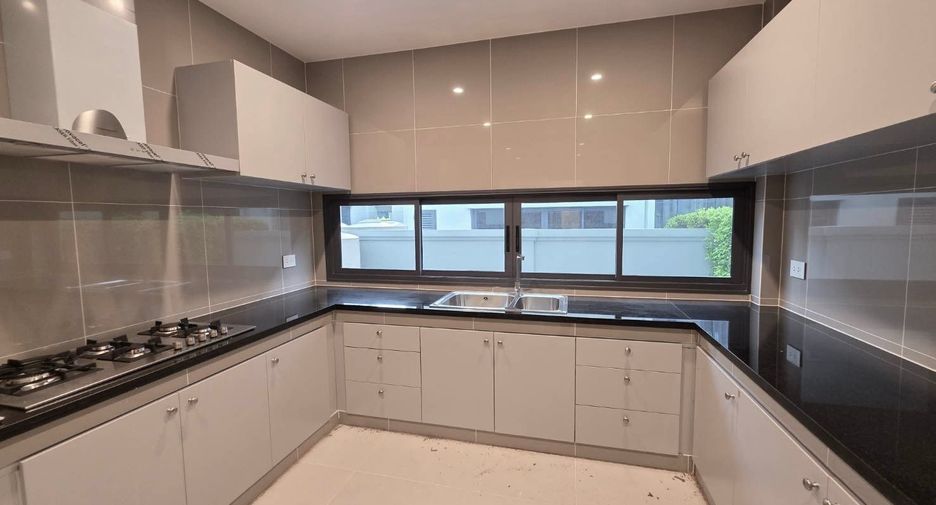 Haus zur Miete mit 4 Zimmer in Bang Kapi, Bangkok