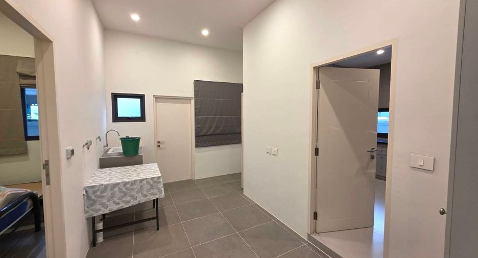 Haus zur Miete mit 4 Zimmer in Bang Kapi, Bangkok