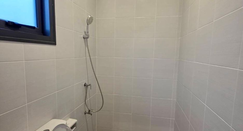 Haus zur Miete mit 4 Zimmer in Bang Kapi, Bangkok