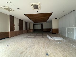 For rent retail Space in Khlong Toei, Bangkok