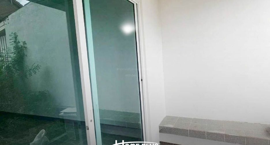 Продажа 3 спальни таунхаус в Nakhon Chai Si, Накхонпатхом