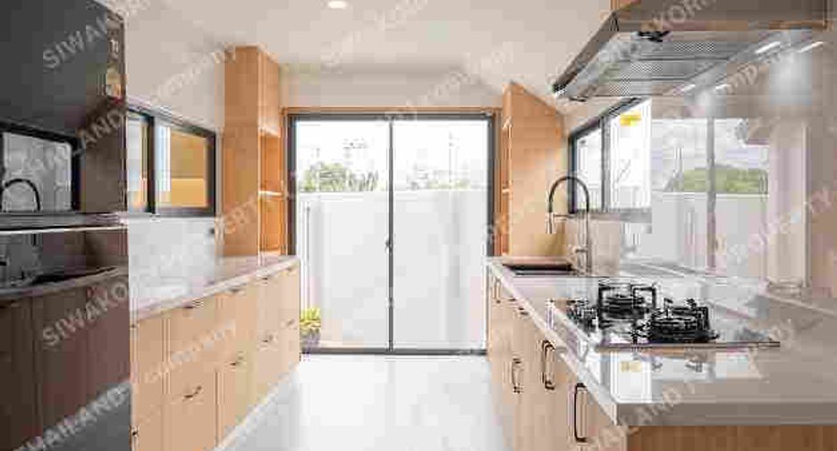 For rent and for sale 5 bedrooms villa in Bang Lamung, Chonburi
