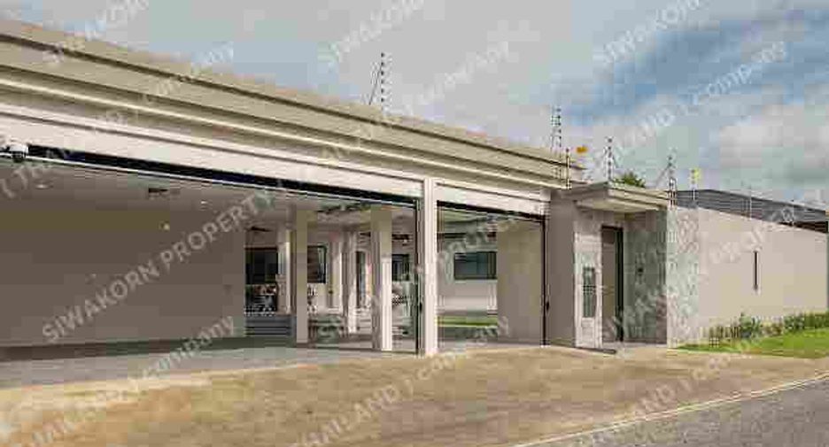 For rent and for sale 5 bedrooms villa in Bang Lamung, Chonburi
