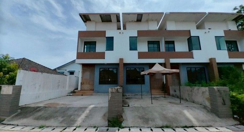 For sale 1 Beds townhouse in Ban Khai, Rayong