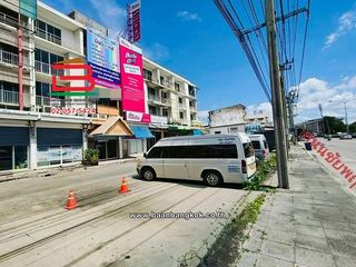 Gewerbefläche zum Kauf mit 4 Zimmer in Bang Bua Thong, Nonthaburi