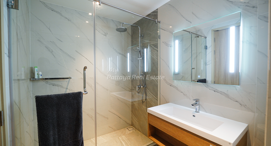 For sale 1 bed condo in Bang Lamung, Chonburi