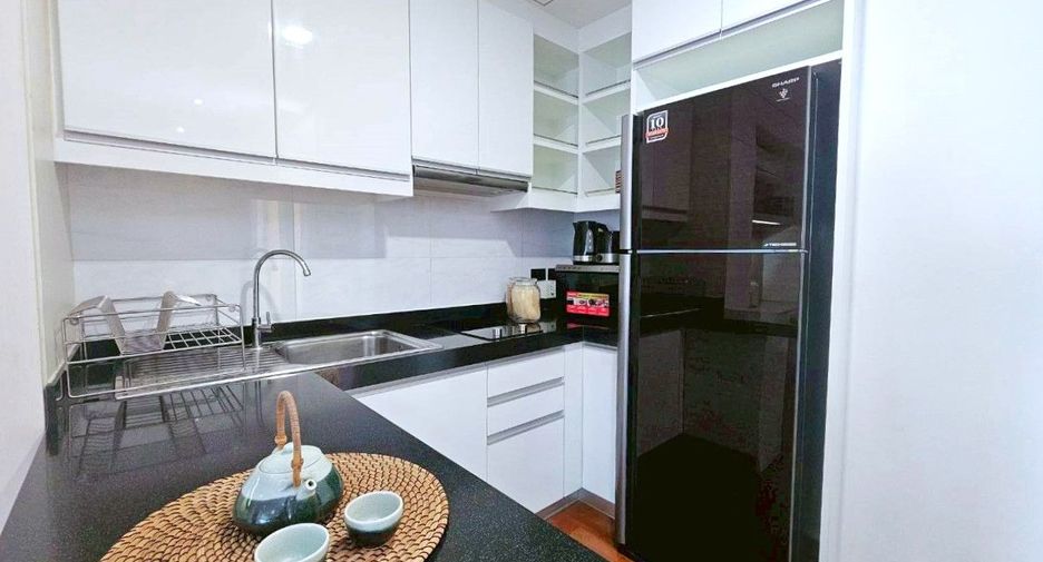 For rent 1 bed serviced apartment in Khlong Toei, Bangkok
