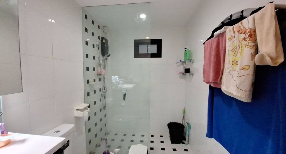 For rent and for sale 4 bedrooms townhouse in Mueang Udon Thani, Udon Thani