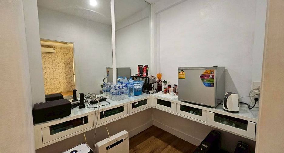 For rent and for sale 4 bedrooms townhouse in Mueang Udon Thani, Udon Thani