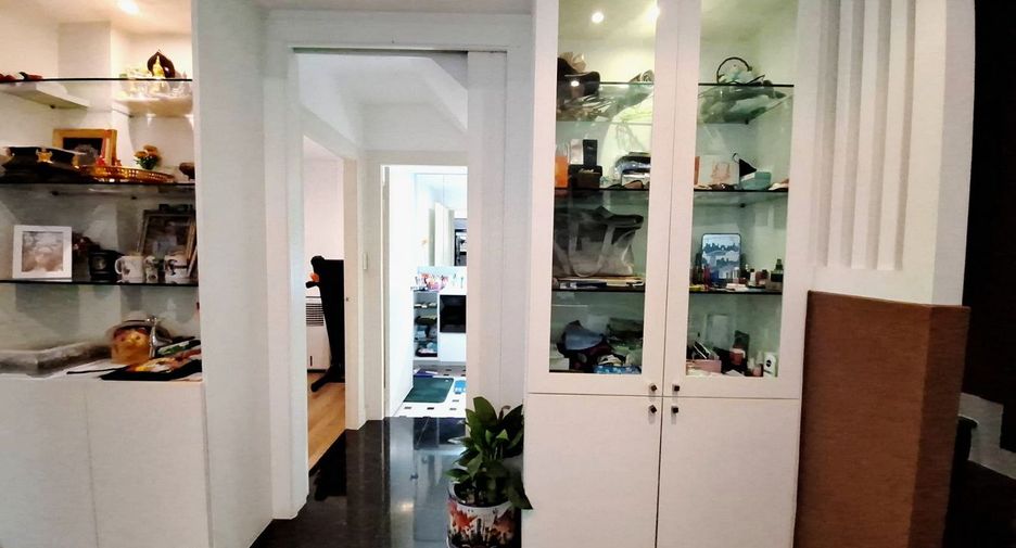 For rent and for sale 4 bedrooms townhouse in Mueang Udon Thani, Udon Thani