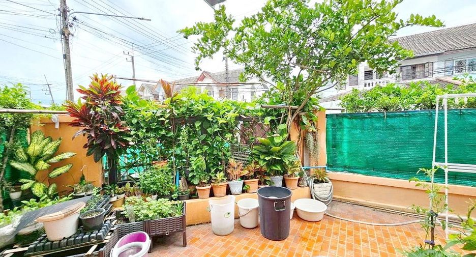 For rent and for sale 4 bedrooms townhouse in Mueang Udon Thani, Udon Thani