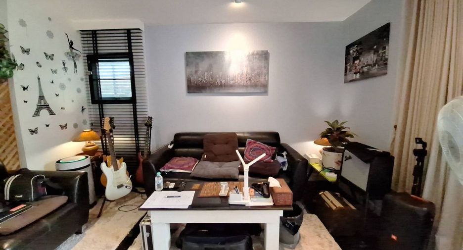 For rent and for sale 4 bedrooms townhouse in Mueang Udon Thani, Udon Thani