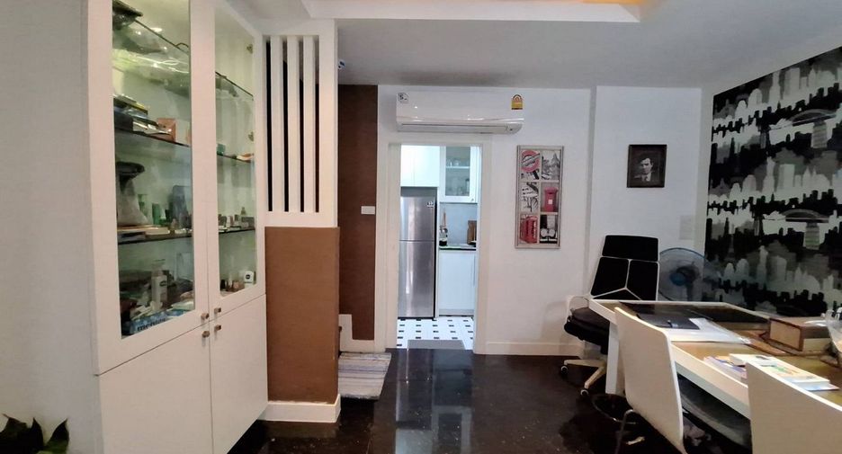 For rent and for sale 4 bedrooms townhouse in Mueang Udon Thani, Udon Thani