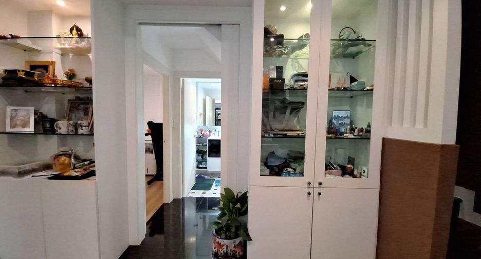 For rent and for sale 4 bedrooms townhouse in Mueang Udon Thani, Udon Thani
