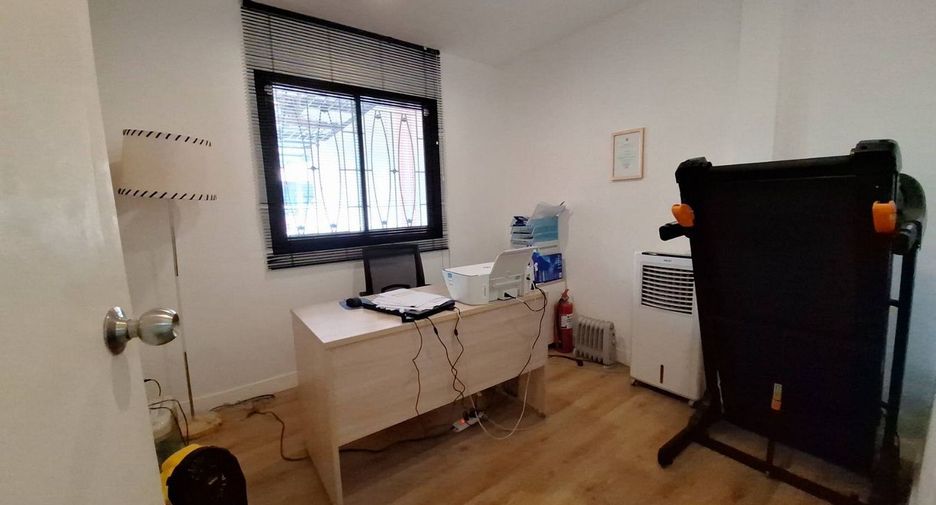 For rent and for sale 4 bedrooms townhouse in Mueang Udon Thani, Udon Thani