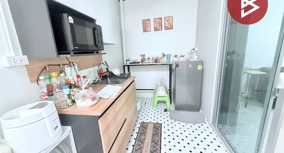 Casa adosada en venta de 3 habitaciones en Bang Bo, Samut Prakan