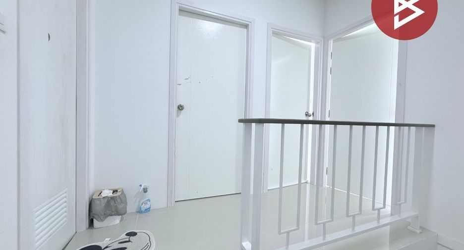 Casa adosada en venta de 3 habitaciones en Bang Bo, Samut Prakan