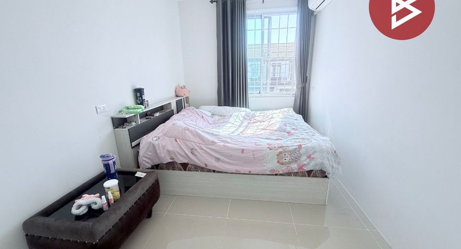Casa adosada en venta de 3 habitaciones en Bang Bo, Samut Prakan