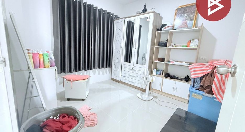 Casa adosada en venta de 3 habitaciones en Bang Bo, Samut Prakan