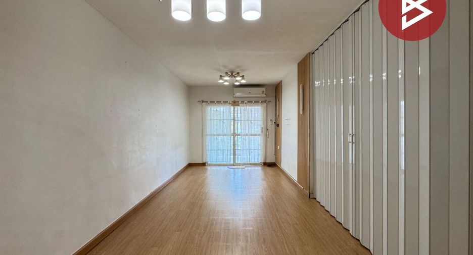 Reihenhaus zum Kauf mit 3 Zimmer in Mueang Pathum Thani, Pathum Thani