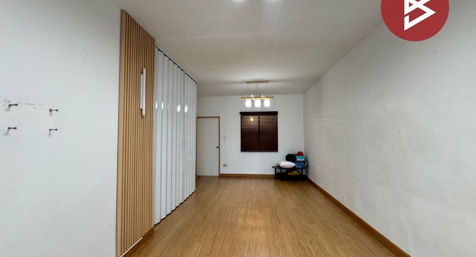 Reihenhaus zum Kauf mit 3 Zimmer in Mueang Pathum Thani, Pathum Thani