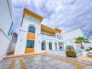 À vendre 5 chambres villa à Bang Lamung, Chonburi