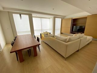 Condo en alquiler de 2 habitaciones en Pathum Wan, Bangkok