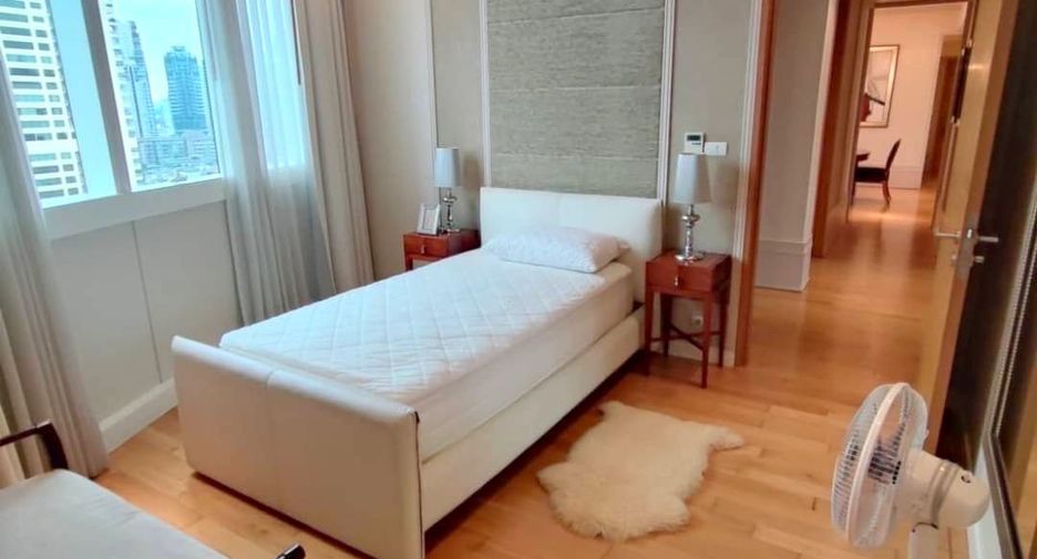 Condo en venta de 3 habitaciones en Khlong Toei, Bangkok