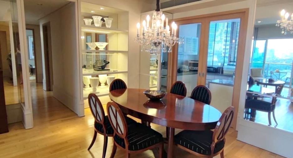 Condo en venta de 3 habitaciones en Khlong Toei, Bangkok