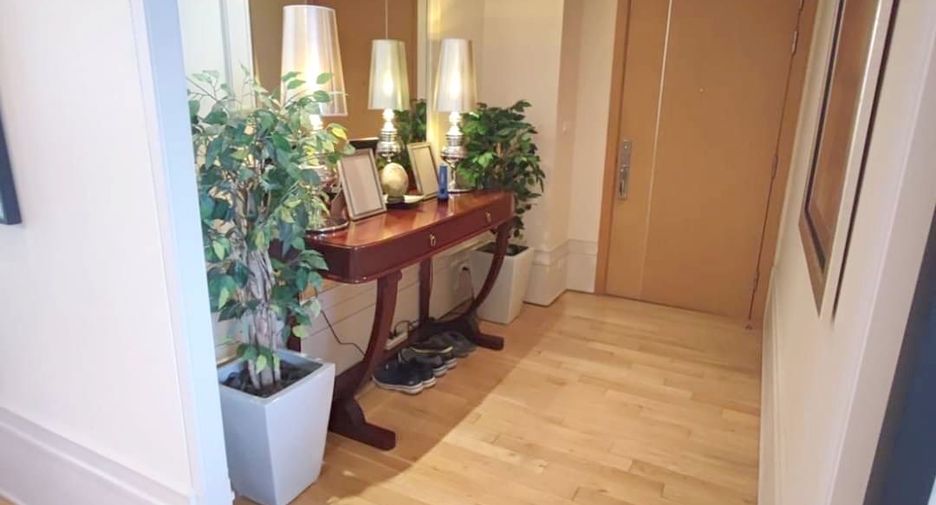 Condo en venta de 3 habitaciones en Khlong Toei, Bangkok