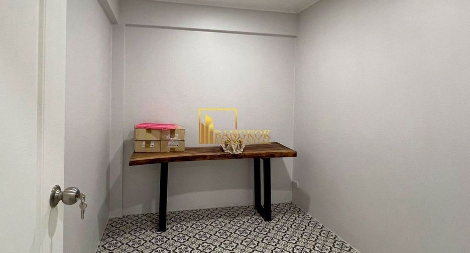 For rent 6 bedrooms townhouse in Watthana, Bangkok