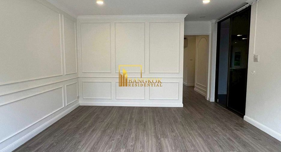 For rent 6 bedrooms townhouse in Watthana, Bangkok