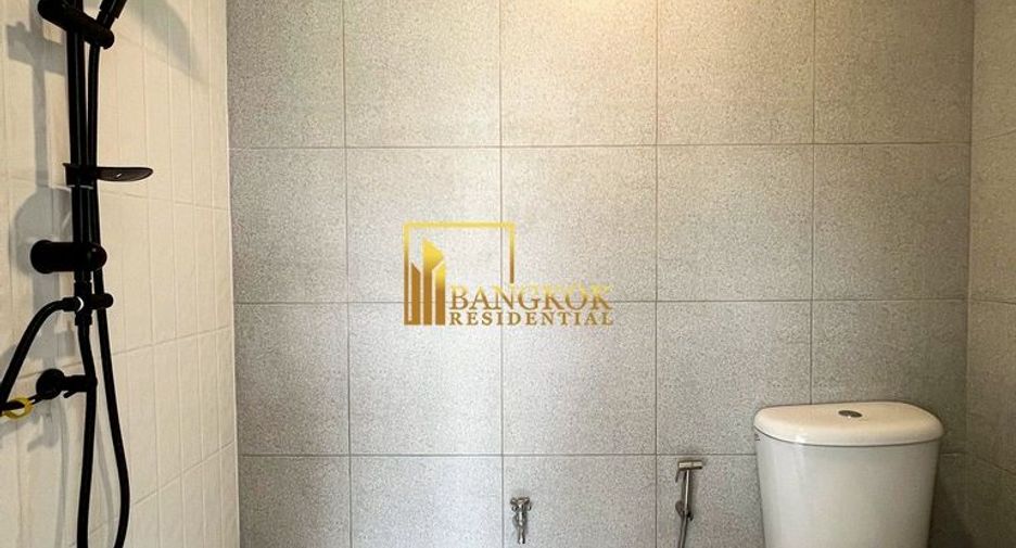 For rent 6 bedrooms townhouse in Watthana, Bangkok