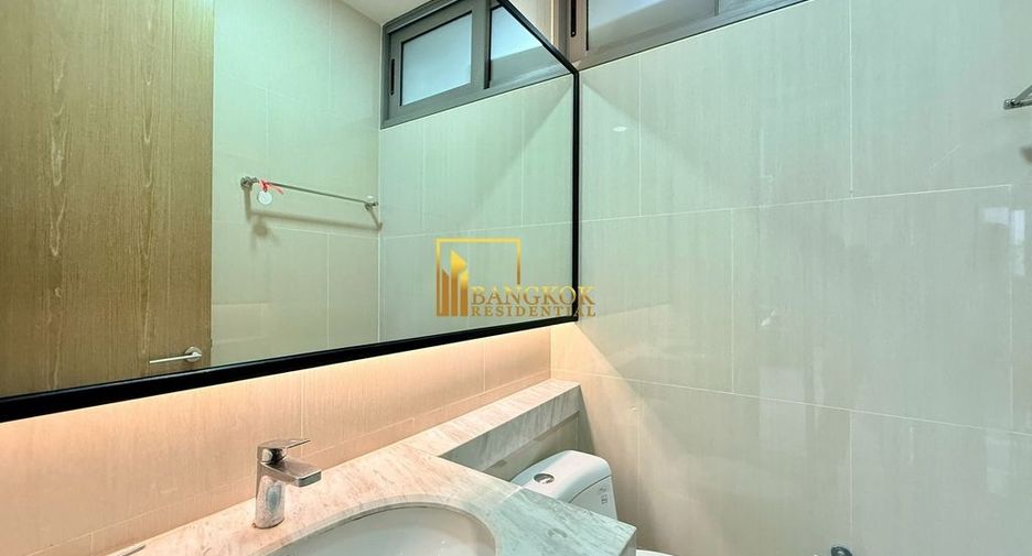 For rent 4 bedrooms townhouse in Watthana, Bangkok