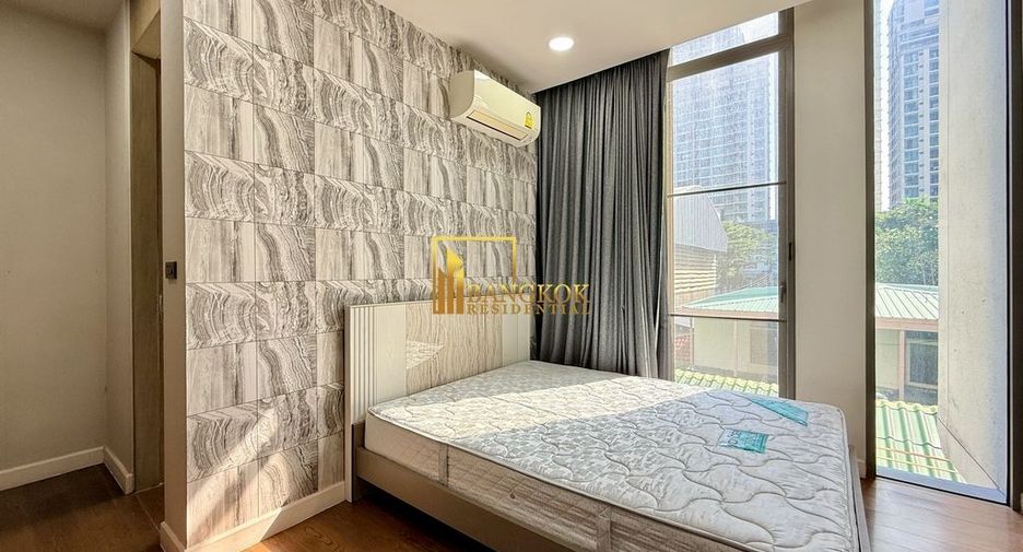For rent 4 bedrooms townhouse in Watthana, Bangkok