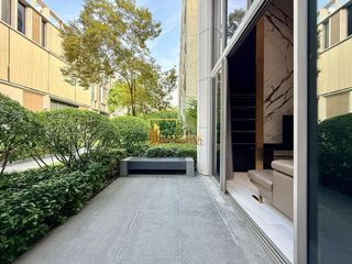 For rent 4 bedrooms townhouse in Watthana, Bangkok