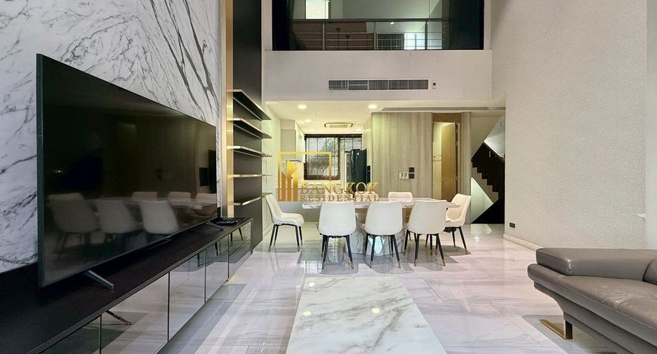 For rent 4 bedrooms townhouse in Watthana, Bangkok