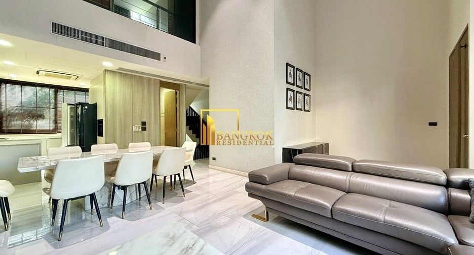 For rent 4 bedrooms townhouse in Watthana, Bangkok