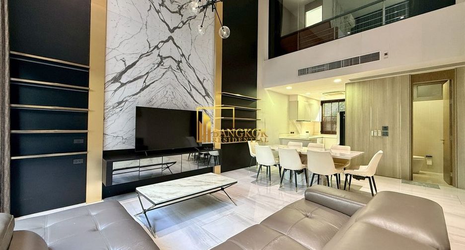 For rent 4 bedrooms townhouse in Watthana, Bangkok